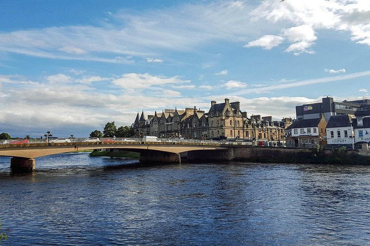 Tiket Gateway to the Highlands: A Self-Guided Audio Tour of Inverness 