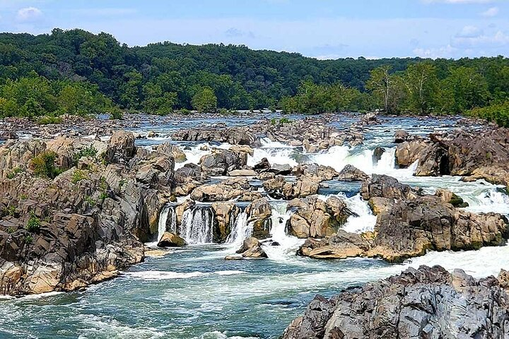 Self-guided Waterfall Hiking Tour through Great Falls National Park xOgzOM5r