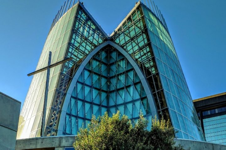 Self-Guided Scavenger Hunt: Oakland Charms f0sBhR2r