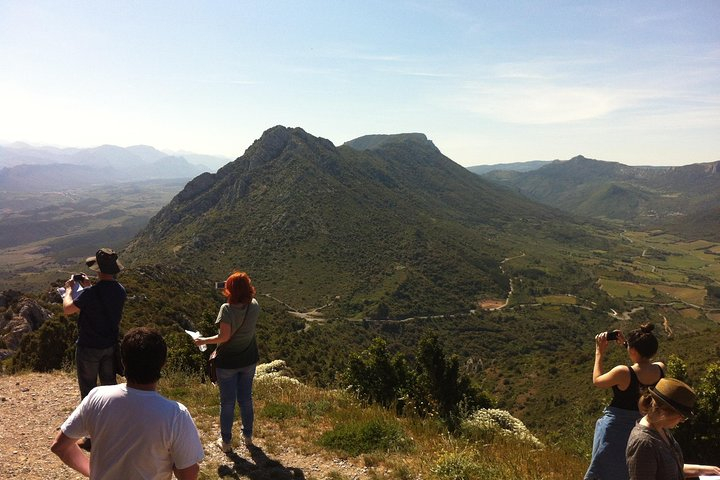 Private day tour to Cucugnan, Quéribus & Peyrepertuse castles. From Carcassonne. 416ngOpn
