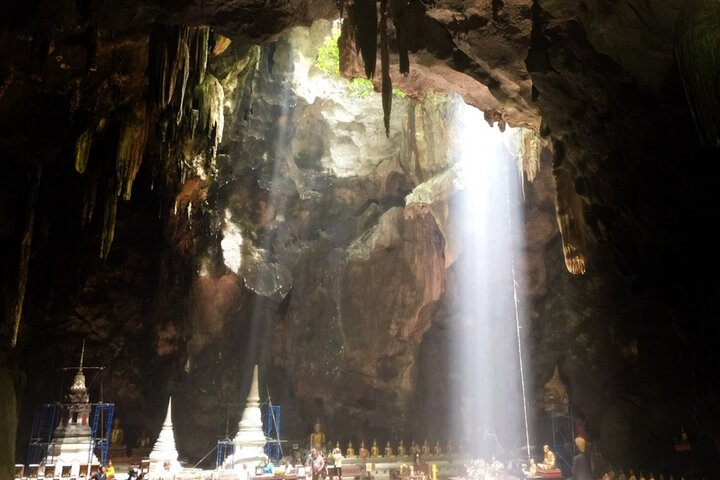 Petchaburi Highlights Khao Luang Cave, Palaces & Temples Group Tour from Hua Hin MkLwrNOx