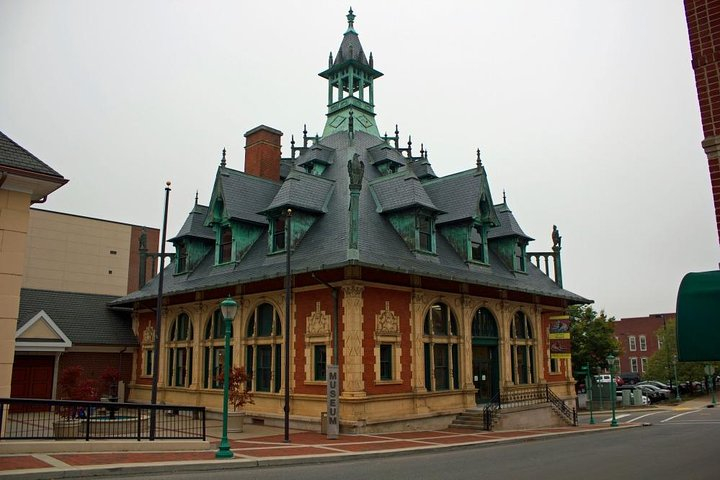 Epic Clarksville Scavenger Hunt: Tennessee's Top Spot! drf1MJQN