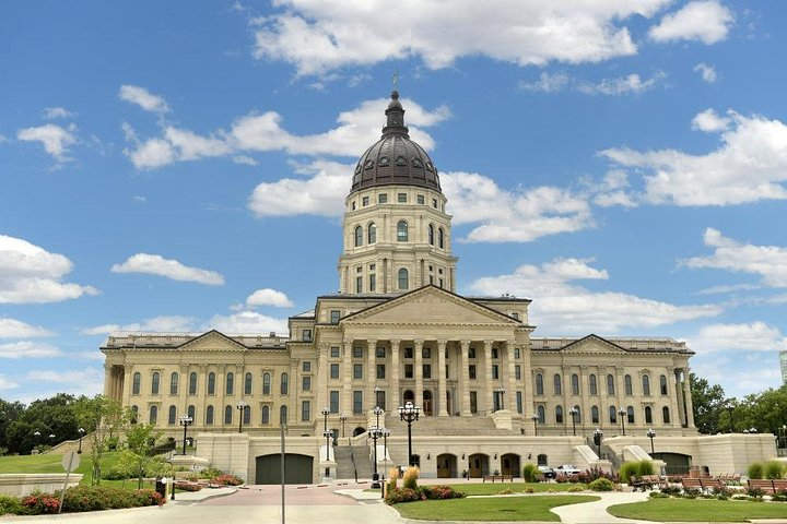 Self-Guided Topeka Scavenger Hunt: Topeka Top City's Top Sights! jvzSguZi
