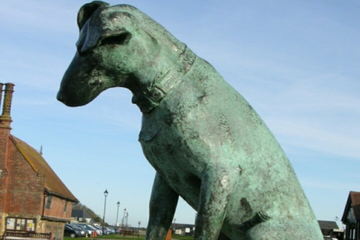 Aldeburgh: A Self-Guided Audio Tour of the Historical Seaside Town dlgrMaiP