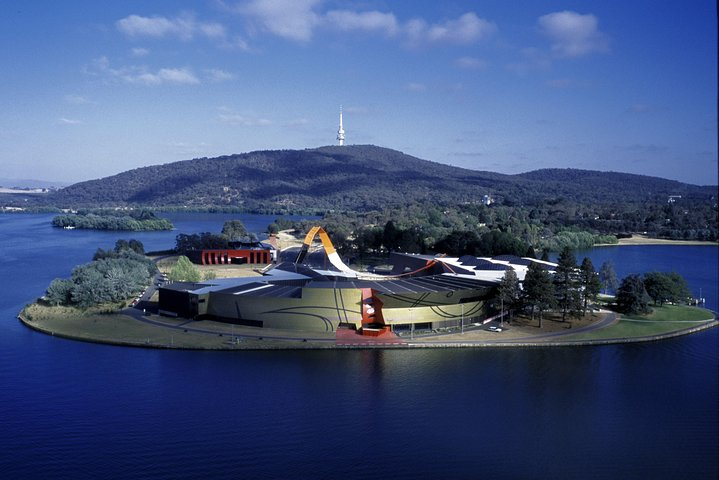Canberra Day Trip from Sydney including Floriade Flower Festival in Spring