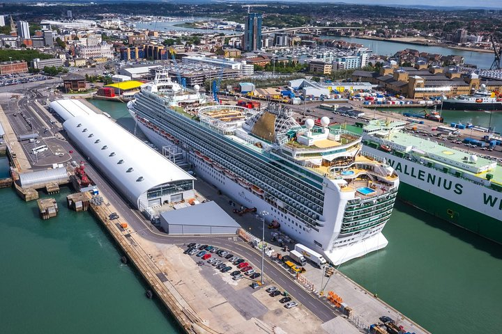 Shared Ride Southampton Cruise Port Arrival to Heathrow Airport or London  5SuNFk27