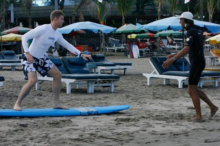 Fun Surf With Experienced Coaches On Kuta Beach with Us !
