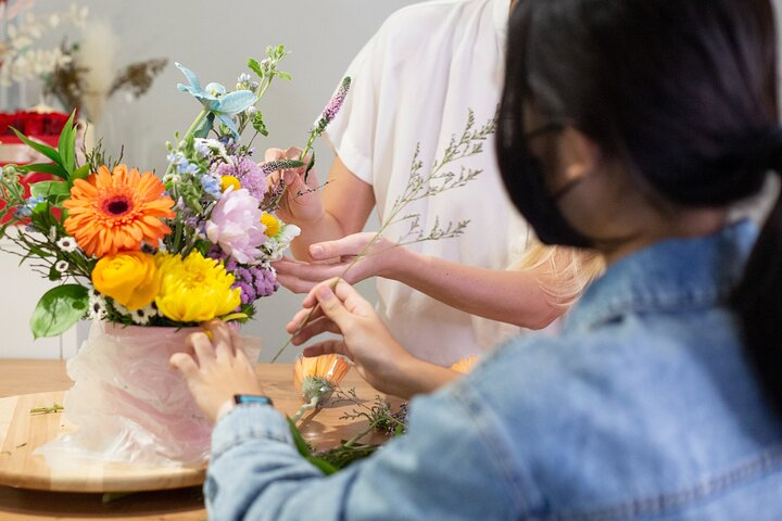 Flower workshop classes for adults and children