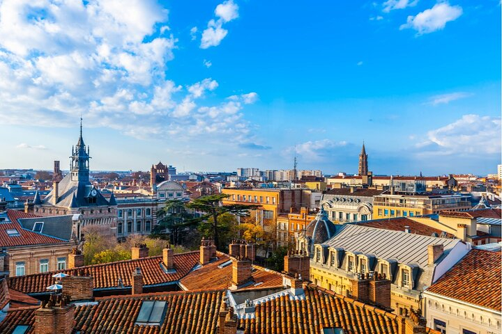 Toulouse Old Town Treasure Exploration Game and Tour 2YP2wZme