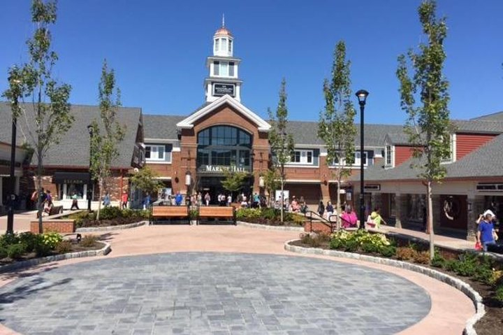 Woodbury Common Premium Outlets Shopping Tour, from NYC