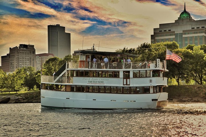 hudson boat cruises