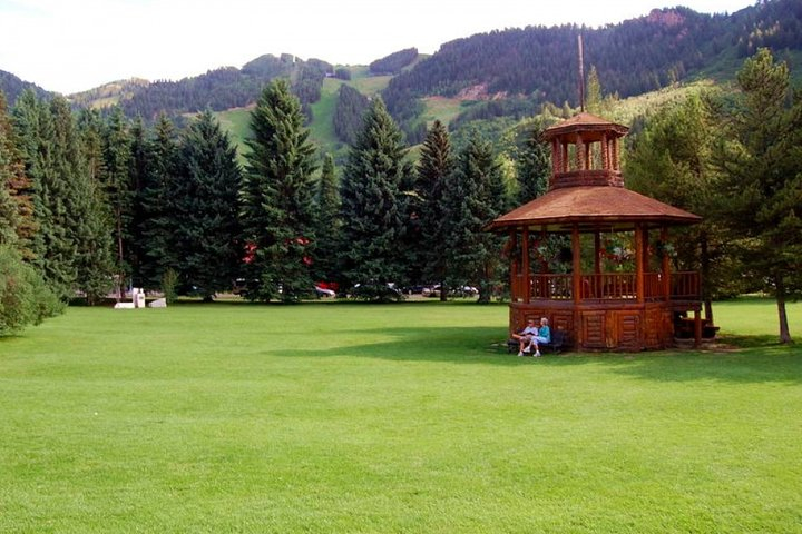 Self-Guided Scavenger Hunt: Aspen Get An “Altitude” Adjustment mDsGIKph