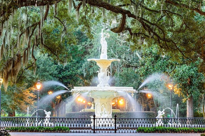 Savannah’s Historical District: A Self-Guided Audio Tour wa6pvjAX
