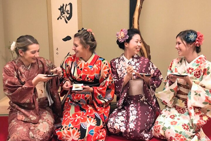 Beli Tiket Traditional Tea Ceremony Wearing A Kimono In Kyoto MAIKOYA ...