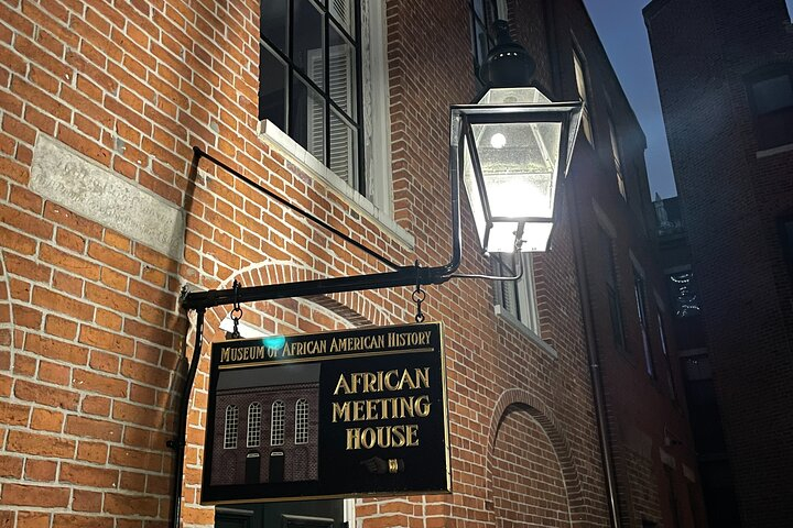 Self-Guided Boston's Beacon Hill Underground Railroad Audio Tour Walking Tour aWFntlNQ