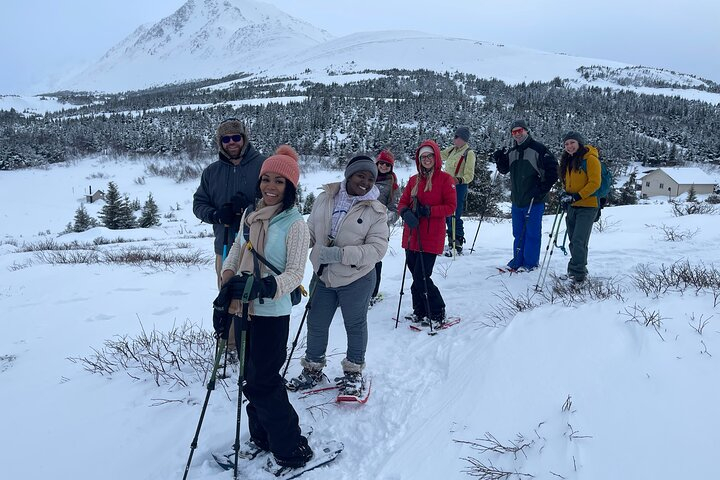 Winter Snowshoeing Adventure rSyETInu
