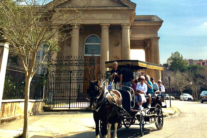 Tiket Historic Horse and Carriage Tour of Charleston - Harga Promo