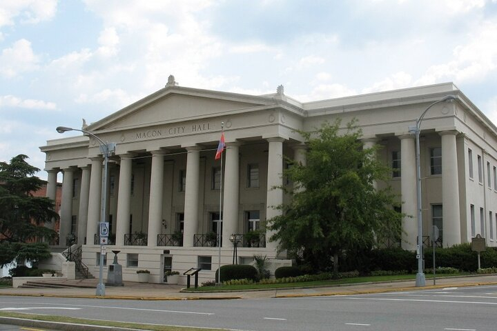 Self-Guided Scavenger Hunt: The Mysteries of Macon xq6QeD0x