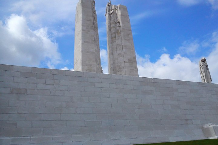 Private Canadian WW1 Vimy & Somme Battlefield Tour from Arras or Lille oIddBcpp