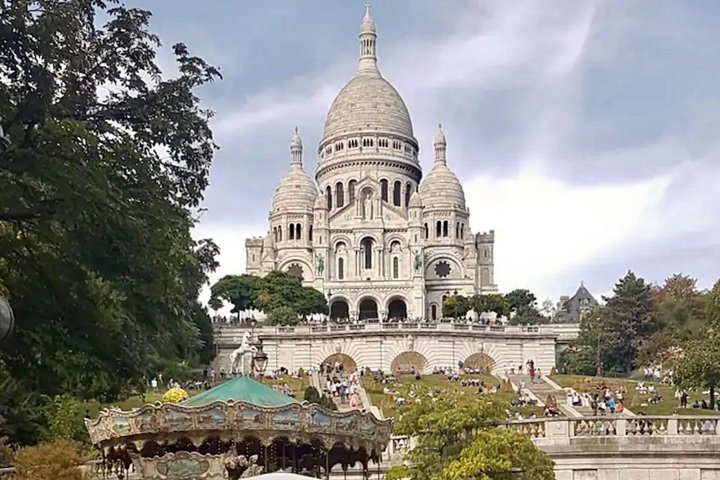 See 30+ Top Sights Paris Tour, Fun Guide + Wine Tasting Experience
