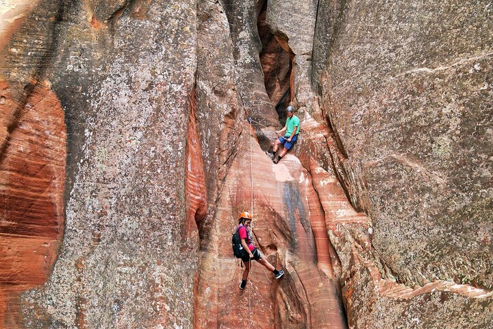East Zion: Coral Sands Half-day Canyoneering Tour Pqo846Rv