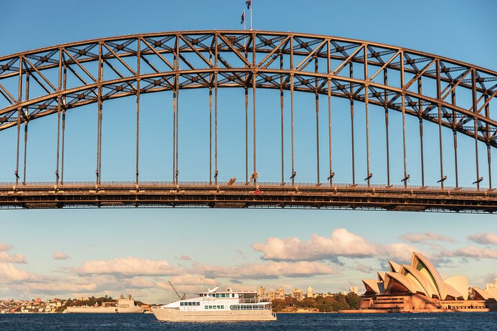  Sydney Harbour 2 Hour Cruise