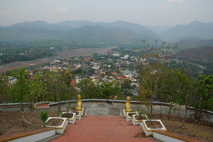 Mae Hong Son City & Temples Tour  JR3uYKpE