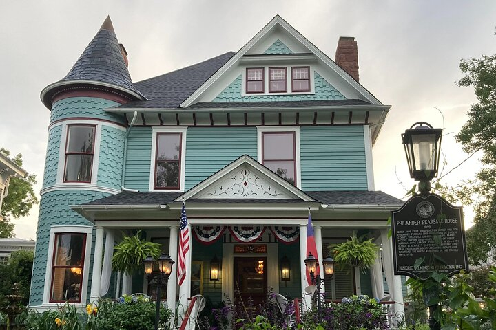 History and Architecture Walking Tour  8sF1YV28