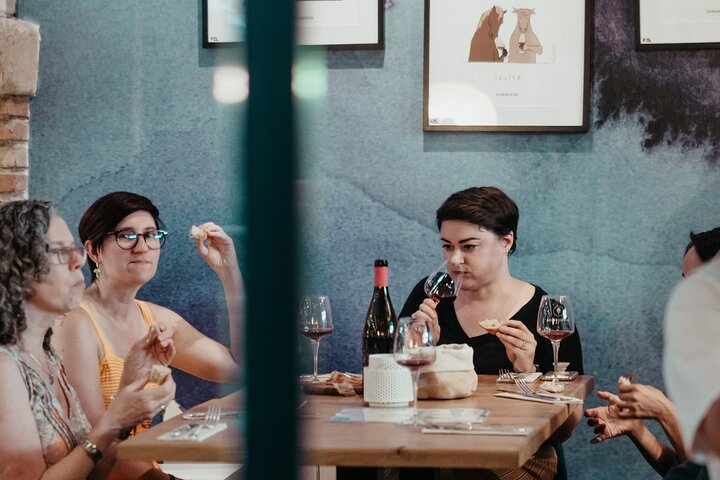 Explore Toulouse Wine Bars with a Local Wine Expert PwMcNnLK