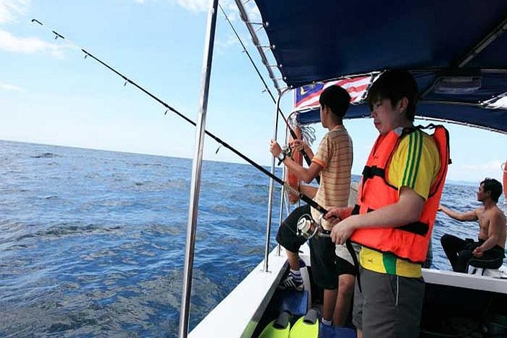 Fishing Trip to Tunku Abdul Rahman Marine Park from Kota Kinabalu 4vFm9zOe