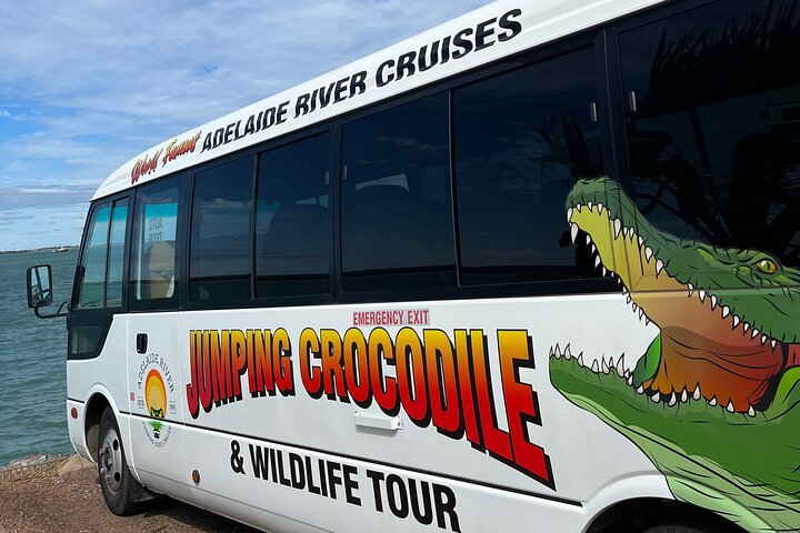 Croc Bus and 4-hour Full Croc Experience 