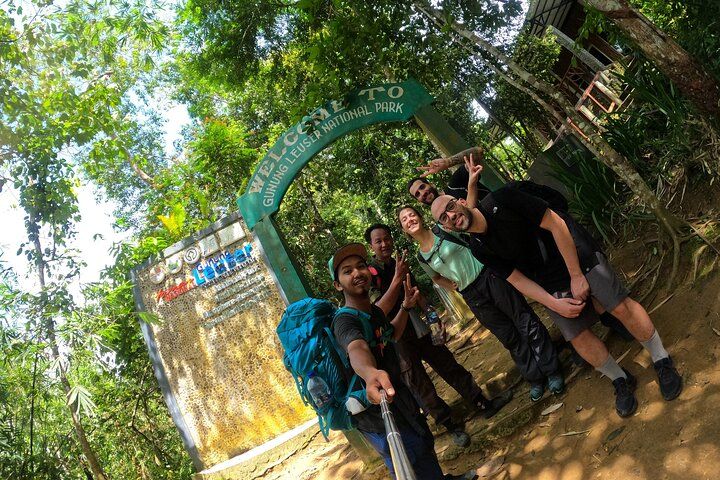 ONE DAY JUNGLE TREKKING 6-7 hours (see orang utan) + RAFTING in BUKIT LAWANG hSsOcRJV
