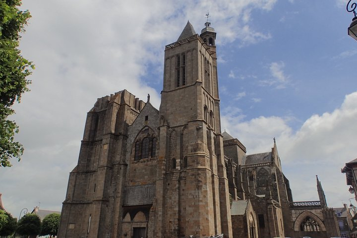 One day stroll in the small towns of character of Ile et Nilaine u2IgB1Gy
