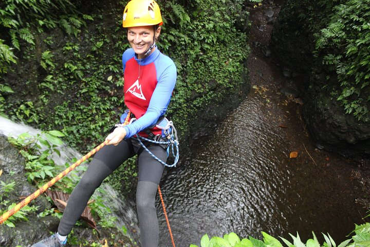 Fun Canyoning in Gitgit Canyon rB0PdprU