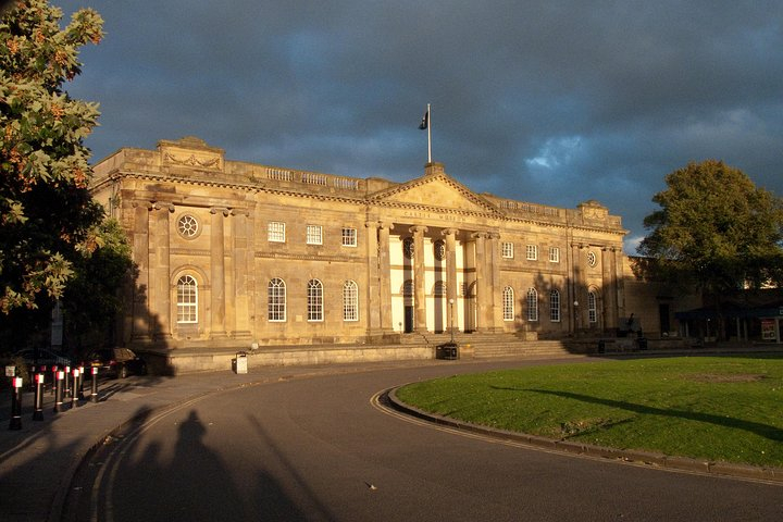 Romans, Vikings and Medieval Marvels in York: A Self-Guided Audio Tour v3ql6cxO