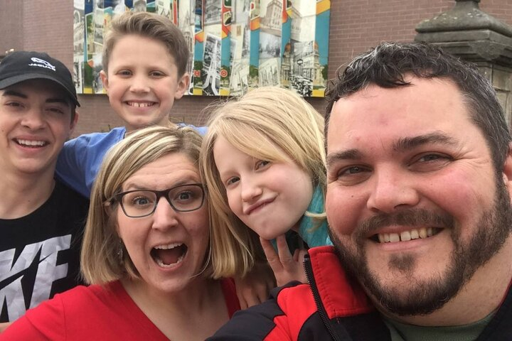 Scavenger Hunt Adventure in Indianapolis by Wacky Walks MUHScLtg