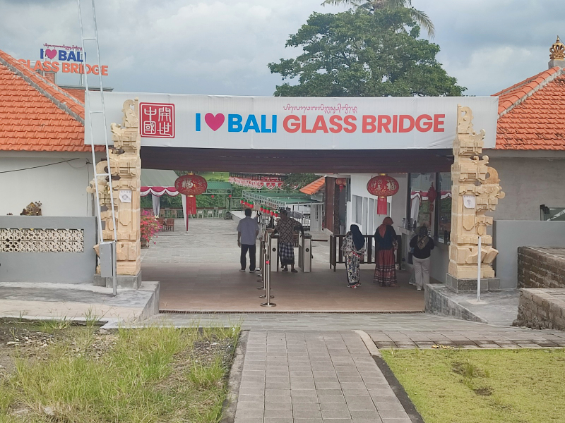 Glass Bridge Bali sh9ZbK6S