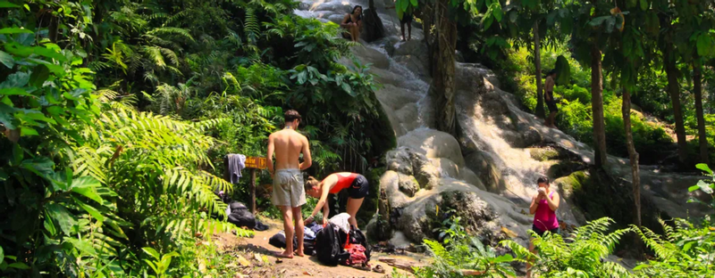 Climb Unique Sticky Waterfall in Chiang Mai q9aeLh61