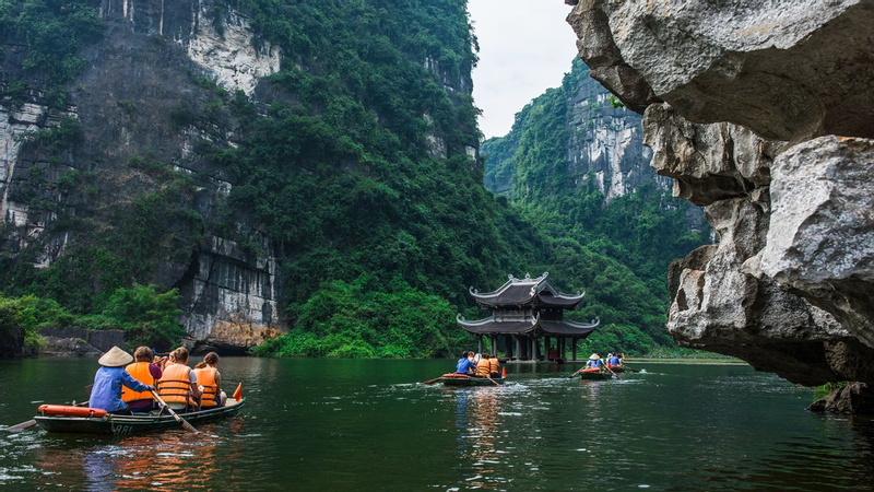 Hoa Lu - Trang An - Mua Cave Day Trip From Hanoi COeRHugm