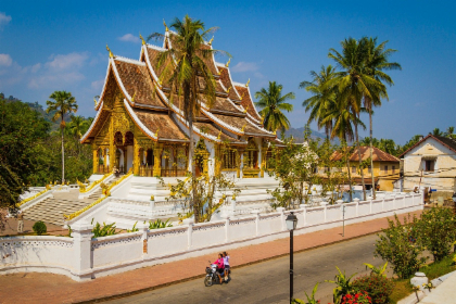 Luang Prabang: Private Cultural Discovery with Alms Giving, Museum and Kuang Si Waterfall SrpXDt3e