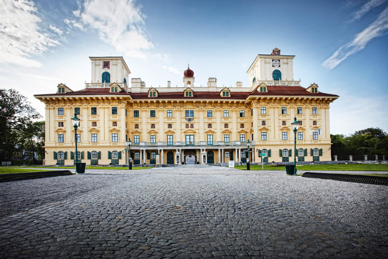 Esterházy Palace: Entry Ticket + Guided Tour MQN3C59w
