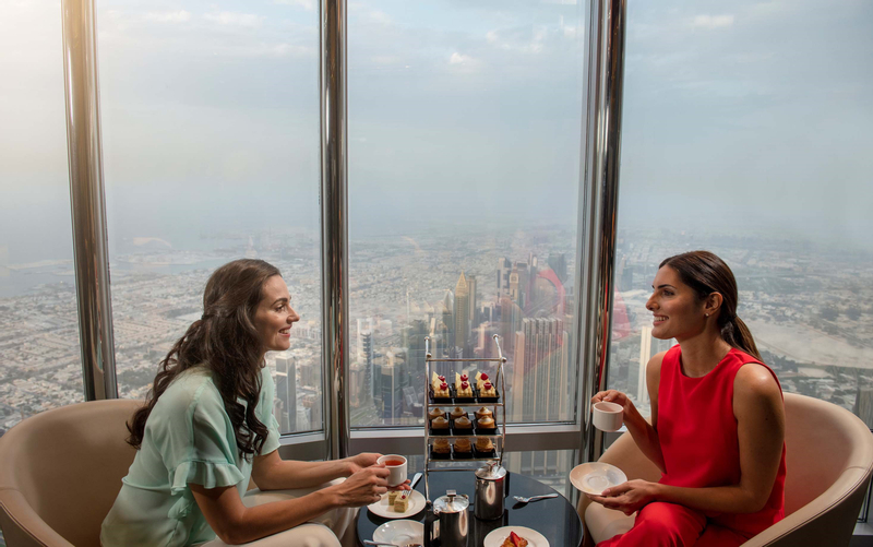 Dining experiences at Burj Khalifa aYEg5baf