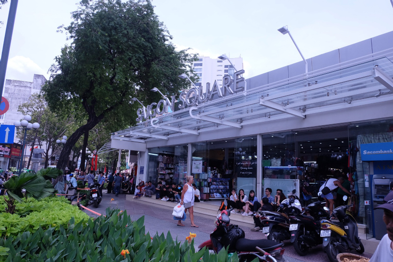 Saigon Shopping Experience by Motorbike 78aUkH11