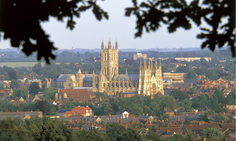 Leeds Castle, Canterbury Cathedral, & Dover Tour from London  27IAWaKV