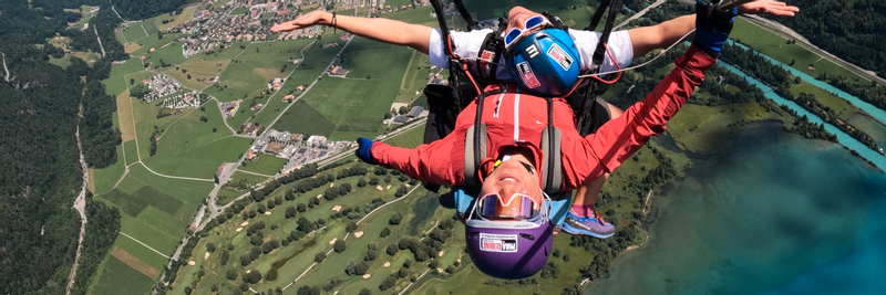 Interlaken: Tandem Paragliding Flight with Pilot "The Big Blue" YlnFPq5K