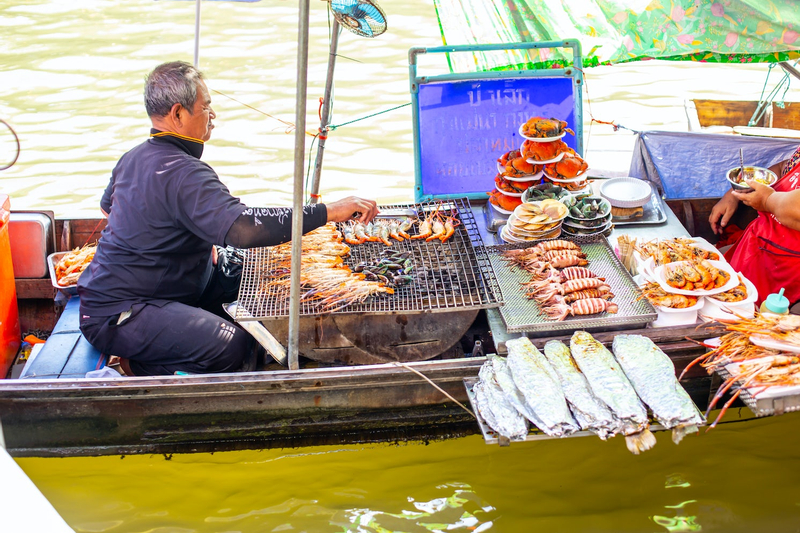 Ayutthaya and Amphawa One Day Private Tour sJunvBnY