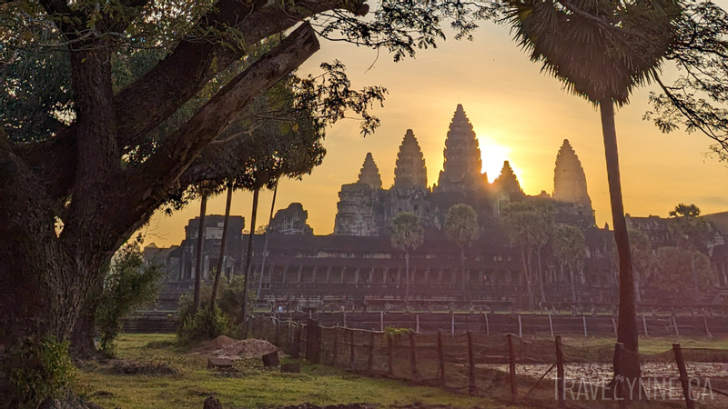 Siem Reap Angkor Wat & Floating Village Private Full-Day Tour g5T8SATc