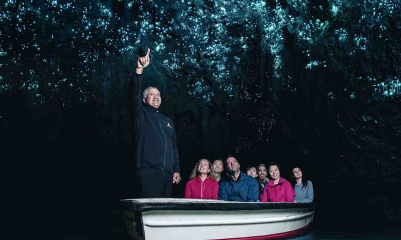 Hobbiton and Waitomo Glowworm Caves Day Tour OWGoumSU
