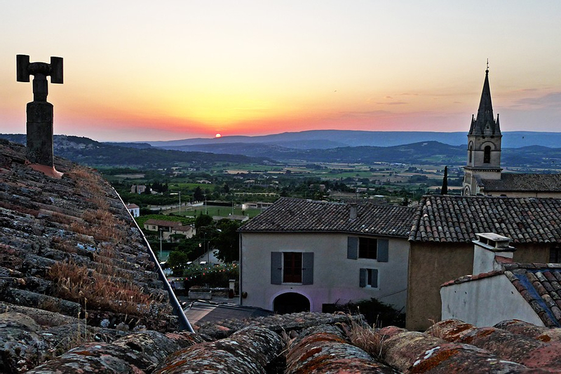 Hilltop Villages in Luberon from Aix-en-Provence YIrXDJHO