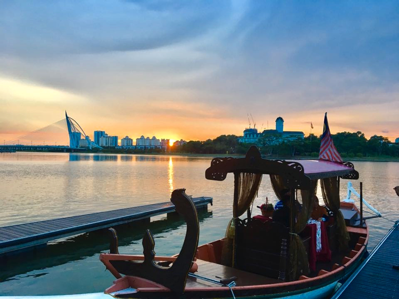 Putrajaya Tour with Boat Ride from Kuala Lumpur zCFweeqG
